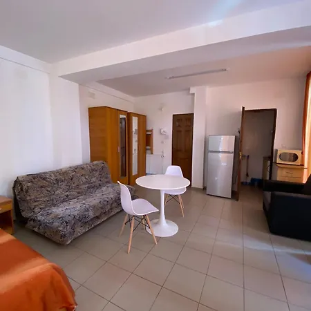 Garsoniere Victor Seaview Aer Conditionat- Bucatarie-primim Carduri Vacanta-pet Friendly La 3 Minute De Plaja Reyna-zoom