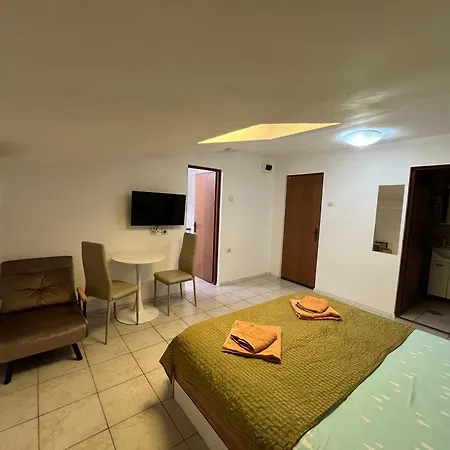 Garsoniere Victor Seaview Aer Conditionat- Bucatarie-primim Carduri Vacanta-pet Friendly La 3 Minute De Plaja Reyna-zoom