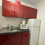 Apartment Garsoniere Victor Seaview Aer Conditionat- Bucatarie-primim Carduri Vacanta-pet Friendly La 3 Minute De Plaja Reyna-zoom Constanta