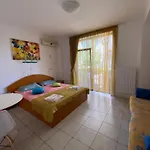Garsoniere Victor Seaview Aer Conditionat- Bucatarie-primim Carduri Vacanta-pet Friendly La 3 Minute De Plaja Reyna-zoom Apartment