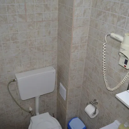 Apartment Garsoniere Victor Seaview Aer Conditionat- Bucatarie-primim Carduri Vacanta-pet Friendly La 3 Minute De Plaja Reyna-zoom Constanta