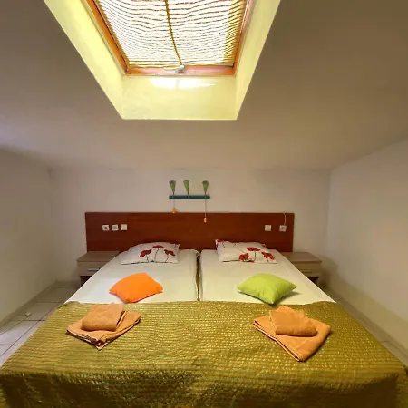 Apartment Garsoniere Victor Seaview Aer Conditionat- Bucatarie-primim Carduri Vacanta-pet Friendly La 3 Minute De Plaja Reyna-zoom Constanta