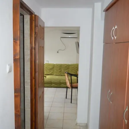 Garsoniere Victor Seaview Aer Conditionat- Bucatarie-primim Carduri Vacanta-pet Friendly La 3 Minute De Plaja Reyna-zoom Apartment Constanta