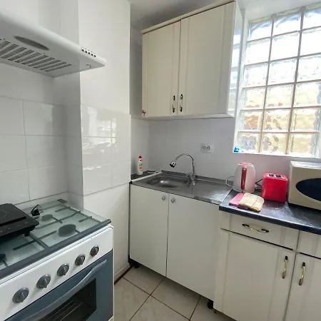 Garsoniere Victor Seaview Aer Conditionat- Bucatarie-primim Carduri Vacanta-pet Friendly La 3 Minute De Plaja Reyna-zoom Apartment Constanta