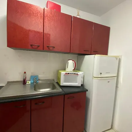 Apartment Garsoniere Victor Seaview Aer Conditionat- Bucatarie-primim Carduri Vacanta-pet Friendly La 3 Minute De Plaja Reyna-zoom Constanta