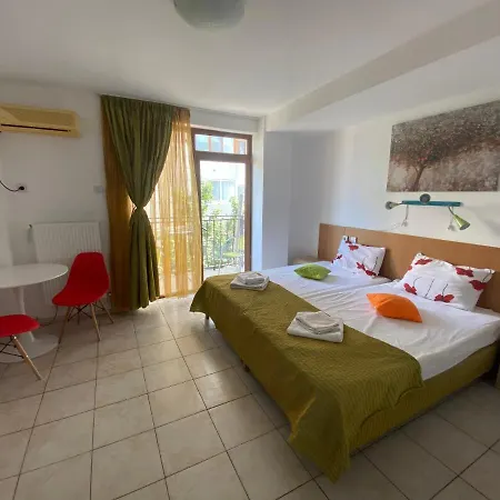 Apartment Garsoniere Victor Seaview Aer Conditionat- Bucatarie-primim Carduri Vacanta-pet Friendly La 3 Minute De Plaja Reyna-zoom Constanta