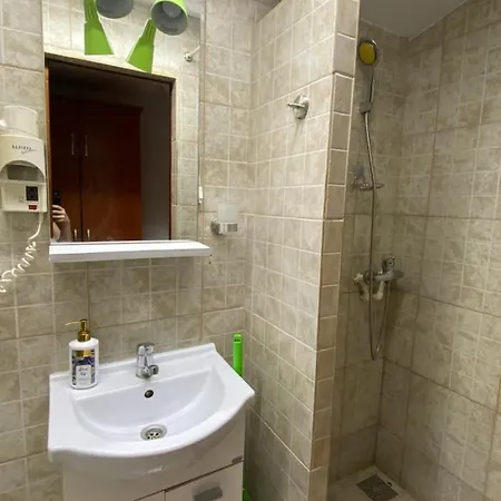 Garsoniere Victor Seaview Aer Conditionat- Bucatarie-primim Carduri Vacanta-pet Friendly La 3 Minute De Plaja Reyna-zoom Apartment *