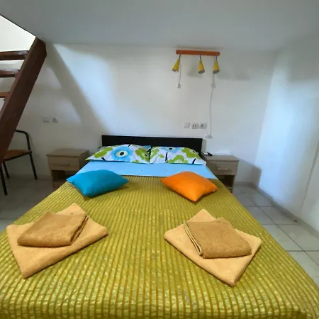 Apartment Garsoniere Victor Seaview Aer Conditionat- Bucatarie-primim Carduri Vacanta-pet Friendly La 3 Minute De Plaja Reyna-zoom Constanta