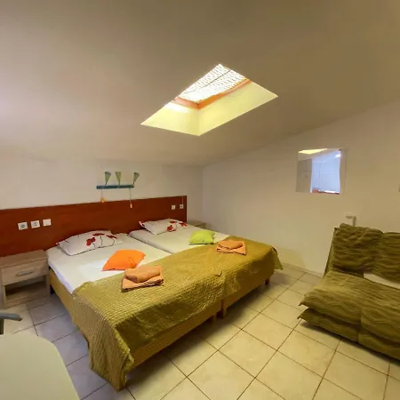 Garsoniere Victor Seaview Aer Conditionat- Bucatarie-primim Carduri Vacanta-pet Friendly La 3 Minute De Plaja Reyna-zoom Apartment Constanta