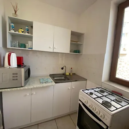 Apartment Garsoniere Victor Seaview Aer Conditionat- Bucatarie-primim Carduri Vacanta-pet Friendly La 3 Minute De Plaja Reyna-zoom Constanta