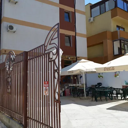 Apartment Garsoniere Victor Seaview Aer Conditionat- Bucatarie-primim Carduri Vacanta-pet Friendly La 3 Minute De Plaja Reyna-zoom Constanta