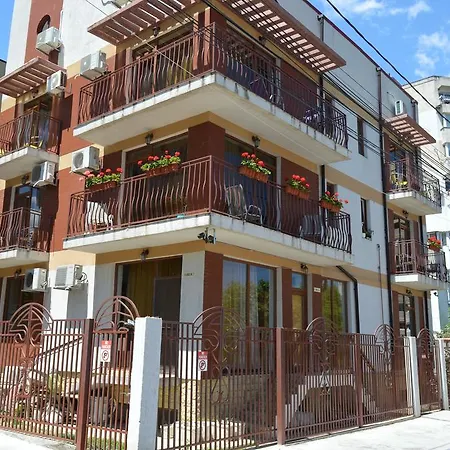 Garsoniere Victor Seaview Aer Conditionat- Bucatarie-primim Carduri Vacanta-pet Friendly La 3 Minute De Plaja Reyna-zoom Апартаменты *