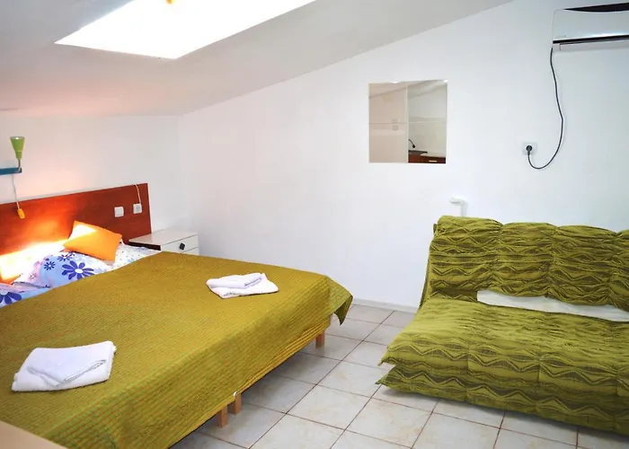 Apartment Garsoniere Victor Seaview Aer Conditionat- Bucatarie-primim Carduri Vacanta-pet Friendly La 3 Minute De Plaja Reyna-zoom *