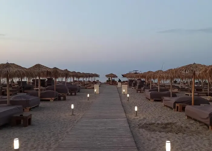 Garsoniere Victor Seaview Aer Conditionat- Bucatarie-primim Carduri Vacanta-pet Friendly La 3 Minute De Plaja Reyna-zoom Apartment Constanta