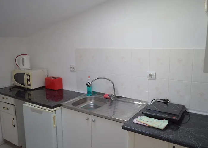 Garsoniere Victor Seaview Aer Conditionat- Bucatarie-primim Carduri Vacanta-pet Friendly La 3 Minute De Plaja Reyna-zoom Apartment