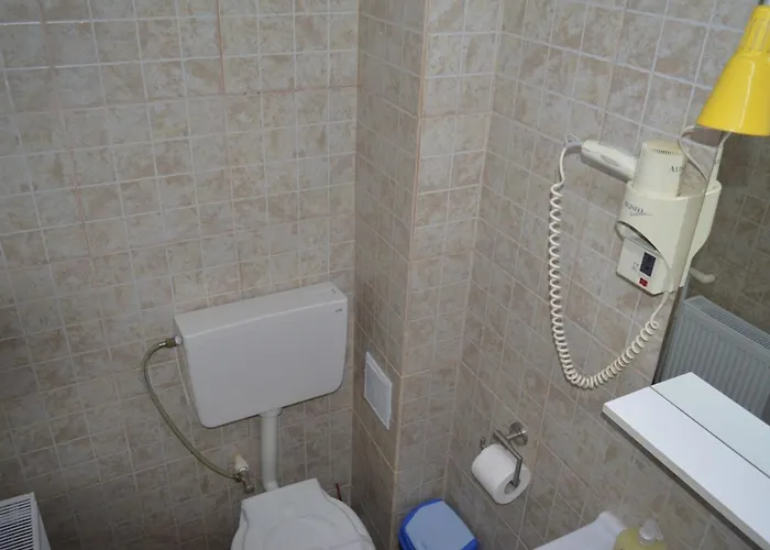 Apartment Garsoniere Victor Seaview Aer Conditionat- Bucatarie-primim Carduri Vacanta-pet Friendly La 3 Minute De Plaja Reyna-zoom Constanta