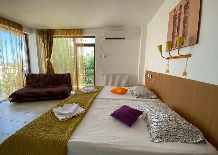 Apartment Garsoniere Victor Seaview Aer Conditionat- Bucatarie-primim Carduri Vacanta-pet Friendly La 3 Minute De Plaja Reyna-zoom *