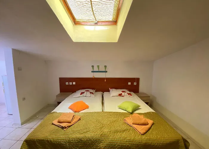 Apartment Garsoniere Victor Seaview Aer Conditionat- Bucatarie-primim Carduri Vacanta-pet Friendly La 3 Minute De Plaja Reyna-zoom Constanta