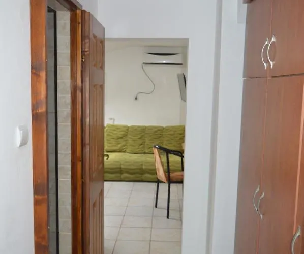 Garsoniere Victor Seaview Aer Conditionat- Bucatarie-primim Carduri Vacanta-pet Friendly La 3 Minute De Plaja Reyna-zoom Apartment Constanta