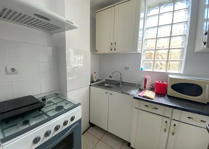 Garsoniere Victor Seaview Aer Conditionat- Bucatarie-primim Carduri Vacanta-pet Friendly La 3 Minute De Plaja Reyna-zoom Apartment Constanta