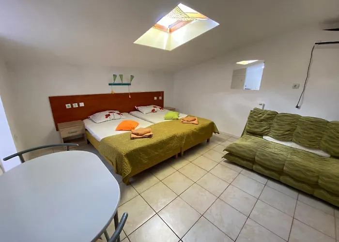 Garsoniere Victor Seaview Aer Conditionat- Bucatarie-primim Carduri Vacanta-pet Friendly La 3 Minute De Plaja Reyna-zoom Apartment