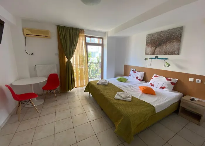 Apartment Garsoniere Victor Seaview Aer Conditionat- Bucatarie-primim Carduri Vacanta-pet Friendly La 3 Minute De Plaja Reyna-zoom Constanta