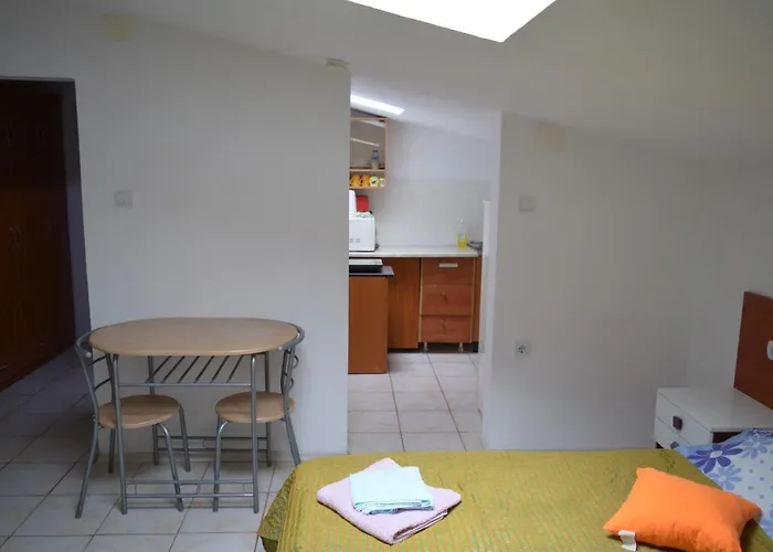 Garsoniere Victor Seaview Aer Conditionat- Bucatarie-primim Carduri Vacanta-pet Friendly La 3 Minute De Plaja Reyna-zoom Apartment