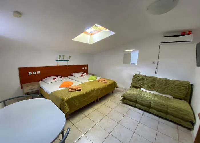 Apartment Garsoniere Victor Seaview Aer Conditionat- Bucatarie-primim Carduri Vacanta-pet Friendly La 3 Minute De Plaja Reyna-zoom *