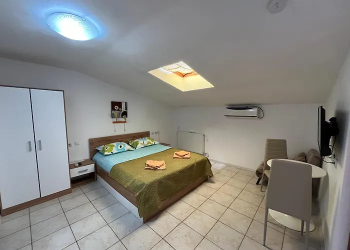 Garsoniere Victor Seaview Aer Conditionat- Bucatarie-primim Carduri Vacanta-pet Friendly La 3 Minute De Plaja Reyna-zoom * Constanta