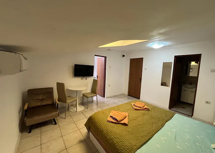 Garsoniere Victor Seaview Aer Conditionat- Bucatarie-primim Carduri Vacanta-pet Friendly La 3 Minute De Plaja Reyna-zoom