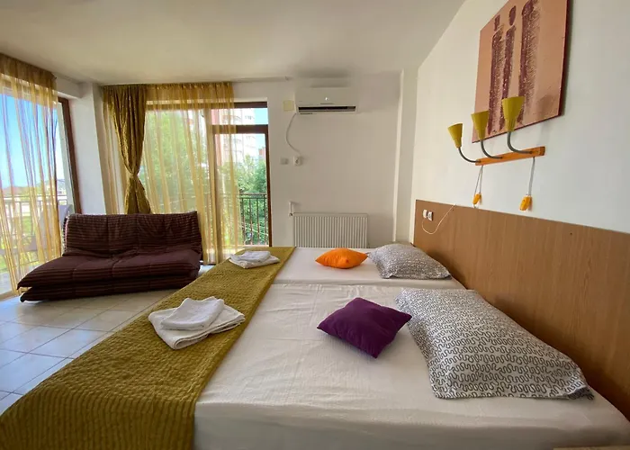 Apartment Garsoniere Victor Seaview Aer Conditionat- Bucatarie-primim Carduri Vacanta-pet Friendly La 3 Minute De Plaja Reyna-zoom Constanta