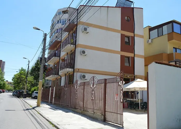 Apartment Garsoniere Victor Seaview Aer Conditionat- Bucatarie-primim Carduri Vacanta-pet Friendly La 3 Minute De Plaja Reyna-zoom Constanta